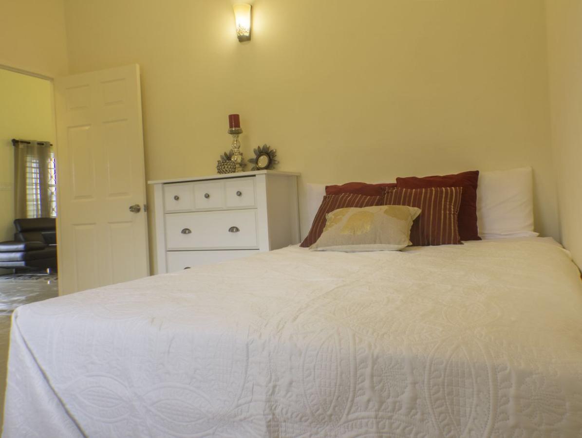 N2N Suites - Ochio Rios Vacation Home โอโชรีโอส ภายนอก รูปภาพ